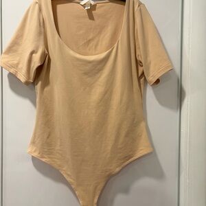 H&M Short Sleeve Scoop Neck Bodysuit - Beige